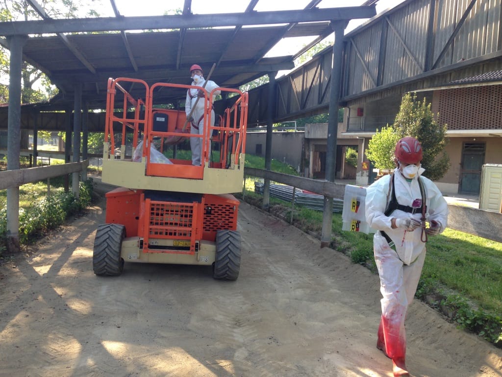 Rimozione amianto compatto